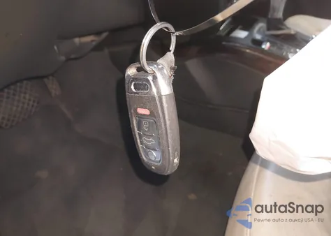 2015 Audi A4 2.0T Premium z USA, uszkodzony, nr VIN WAUFFAFL3FN007887